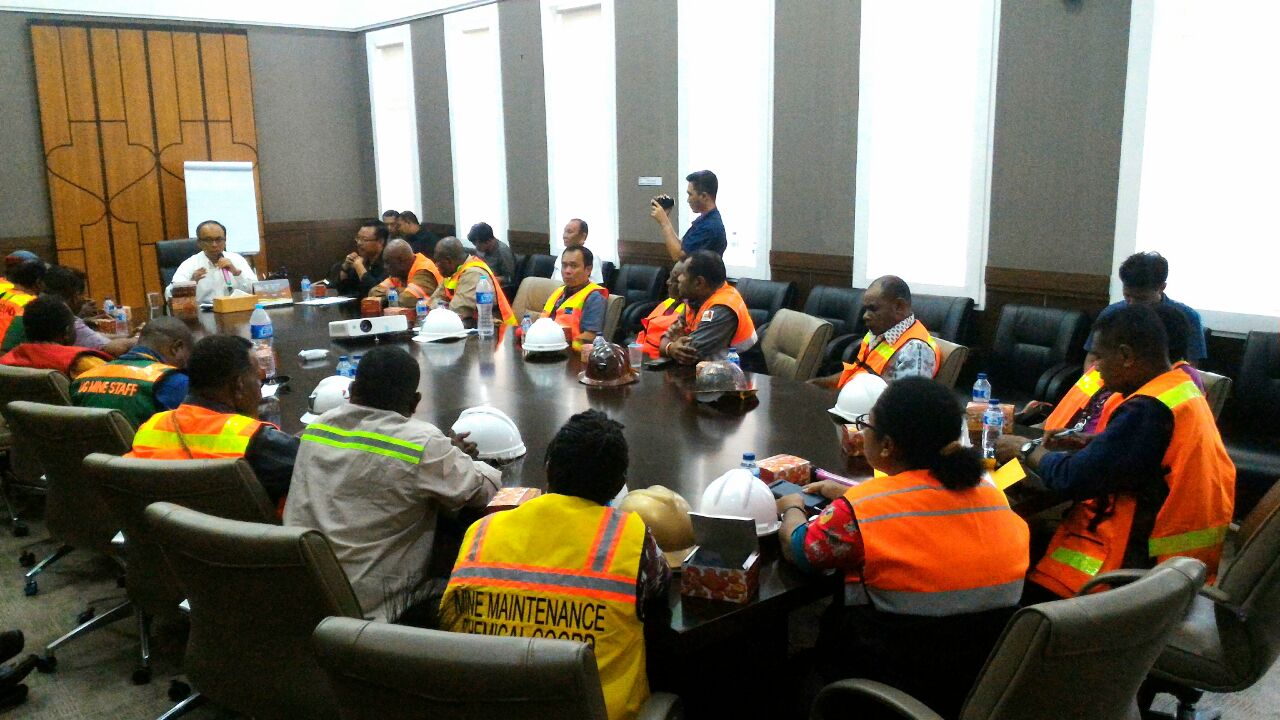 Dua Unjuk Rasa terkait PT Freeport Ramaikan Kementerian ESDM